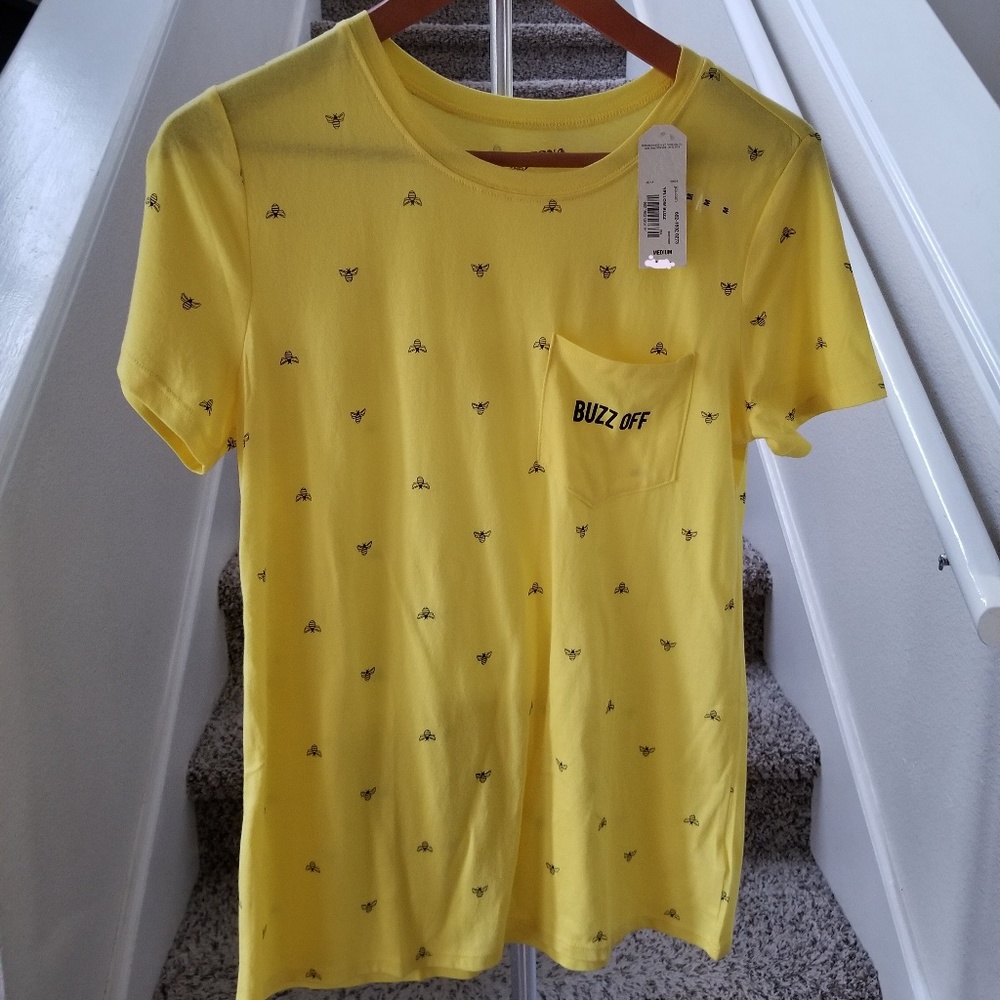 NWT Arizona Jean Co Buzz Off Tshirt size Medium